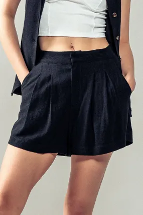 HIDDEN CLOSURE LINEN SHORTS